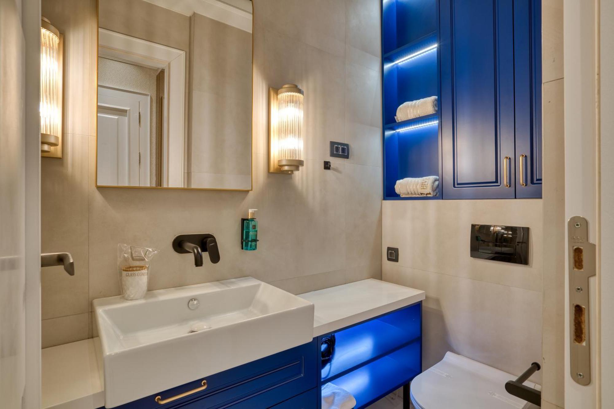 Hive Luxury Suites By Mn Property 코토르 외부 사진