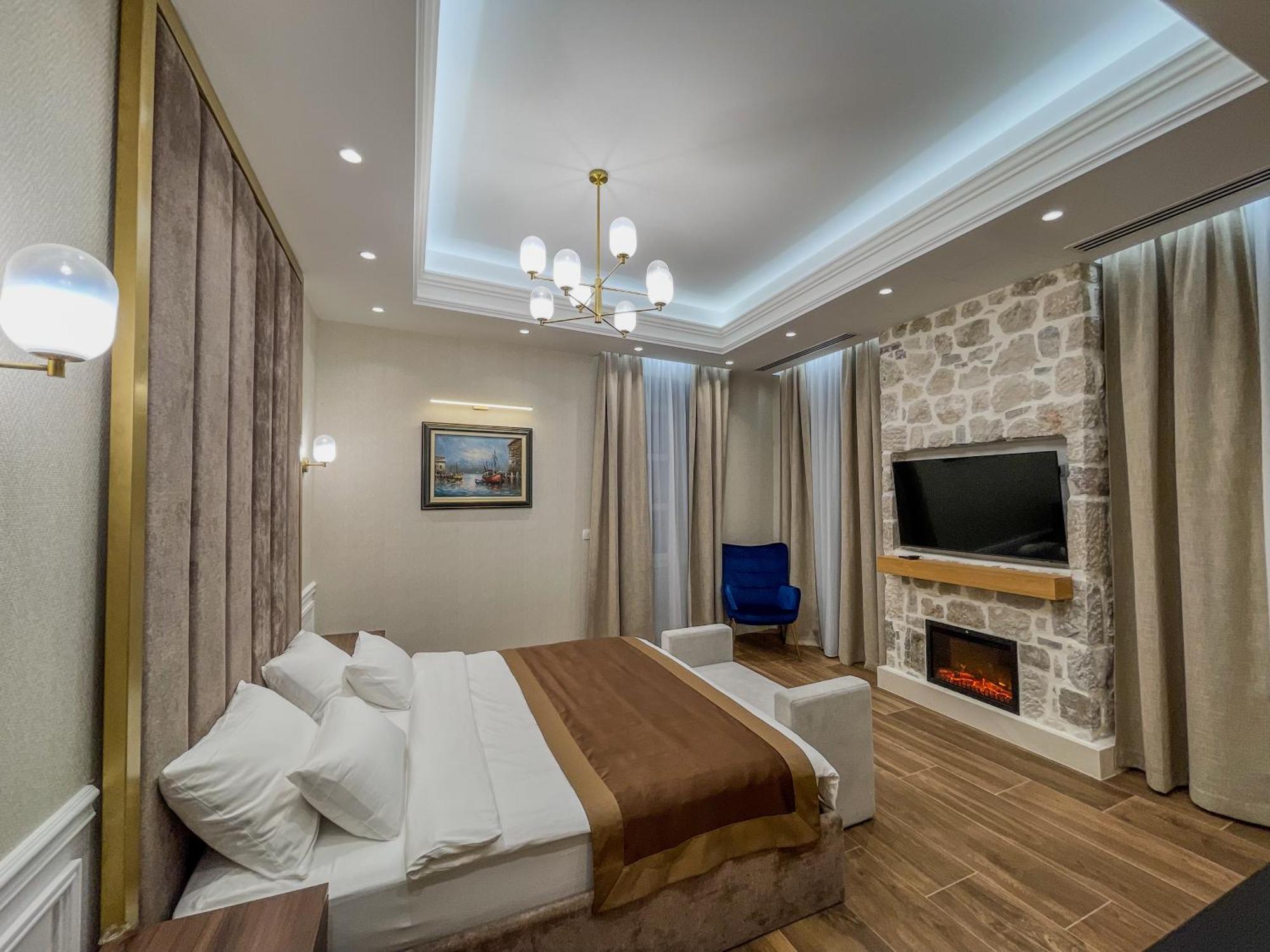 Hive Luxury Suites By Mn Property 코토르 외부 사진