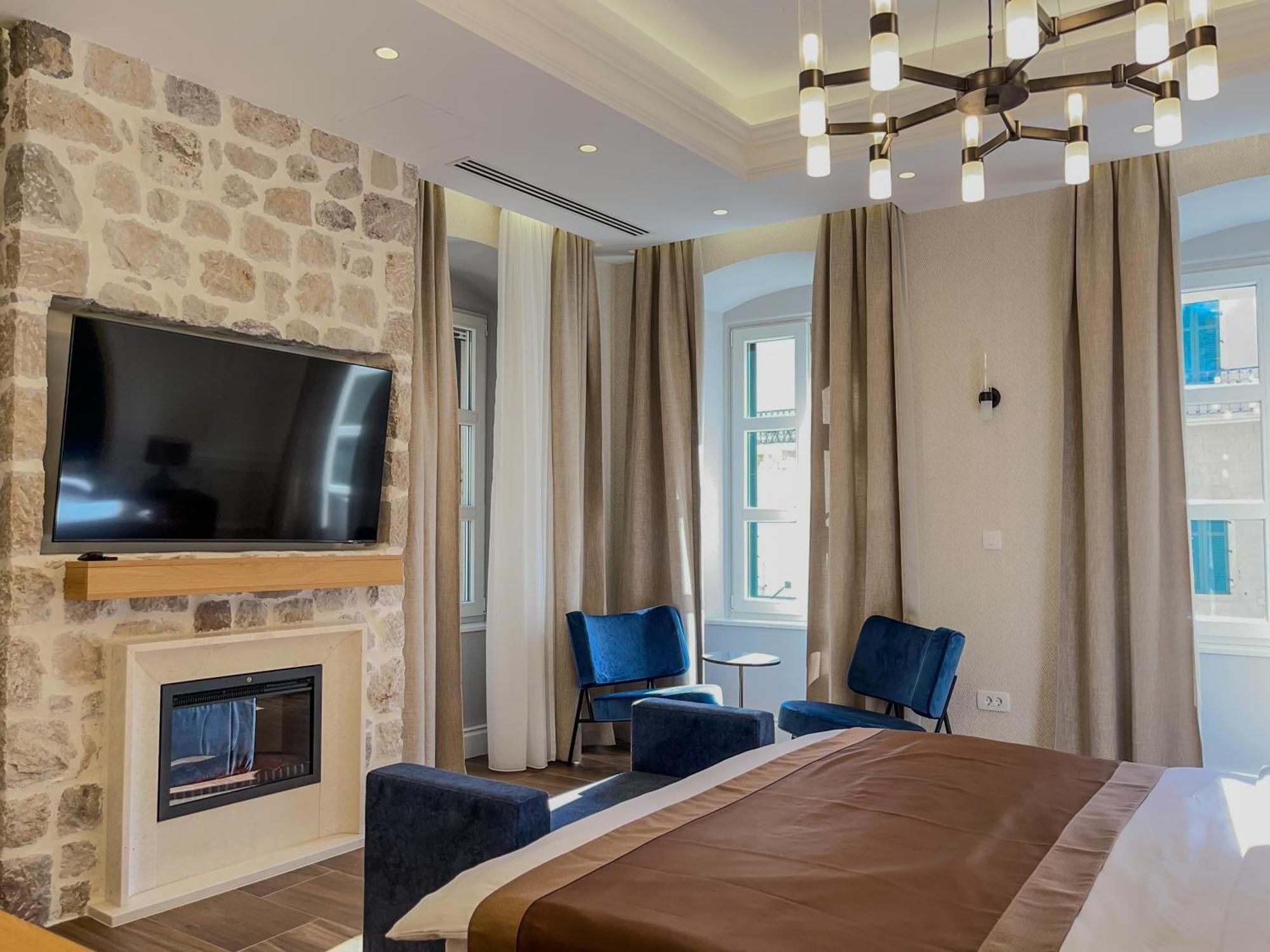 Hive Luxury Suites By Mn Property 코토르 외부 사진