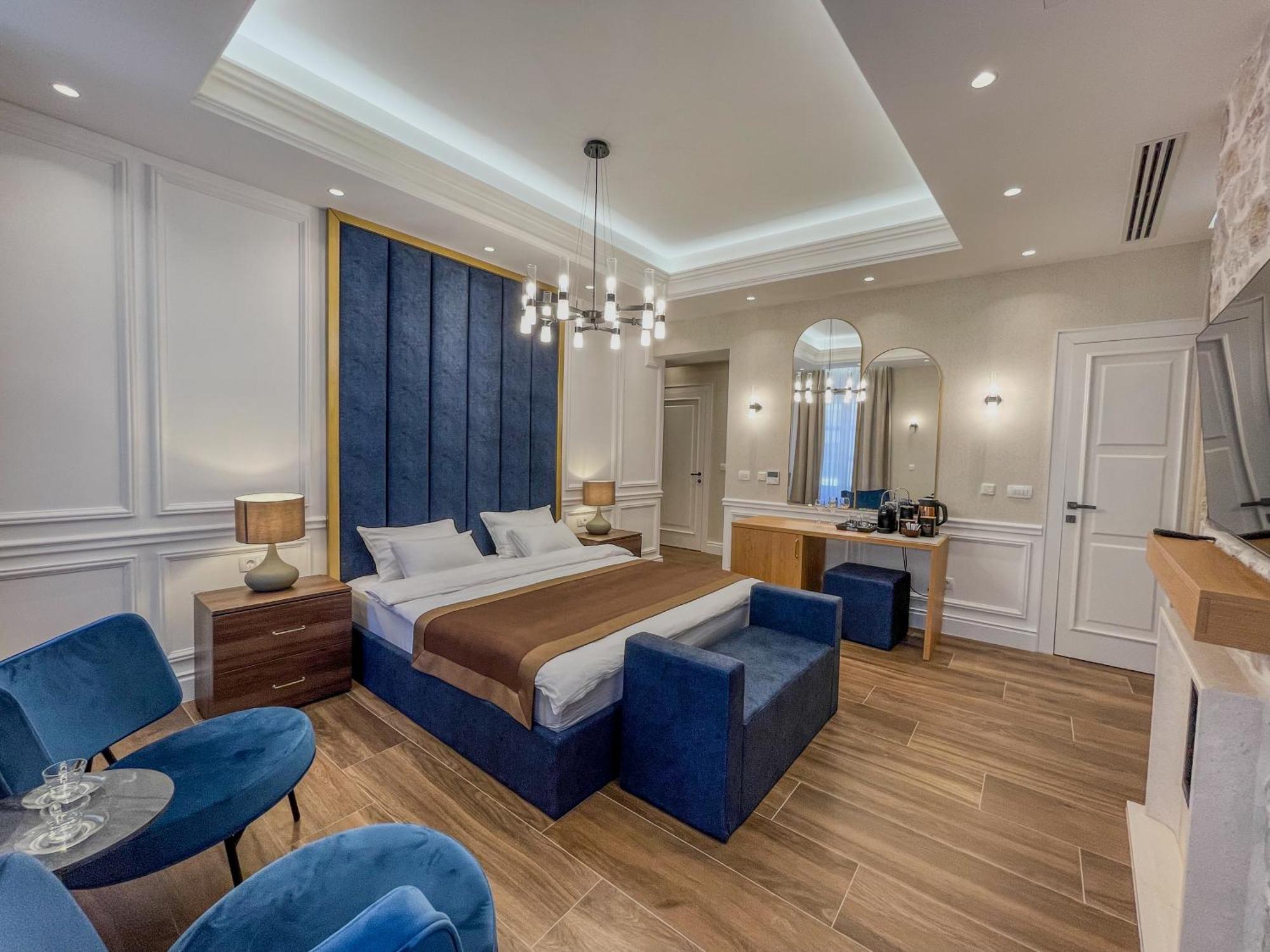 Hive Luxury Suites By Mn Property 코토르 외부 사진